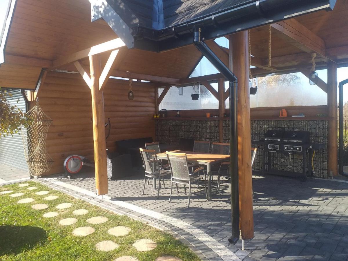 Bed and Breakfast Bialy Jelen Z Basenem I Jacuzzi Ostrowsko Exterior foto