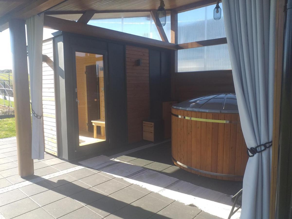 Bed and Breakfast Bialy Jelen Z Basenem I Jacuzzi Ostrowsko Exterior foto