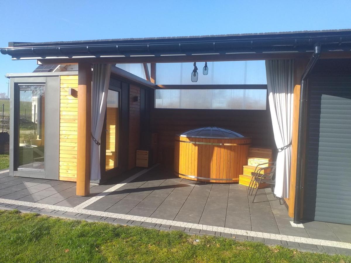 Bed and Breakfast Bialy Jelen Z Basenem I Jacuzzi Ostrowsko Exterior foto