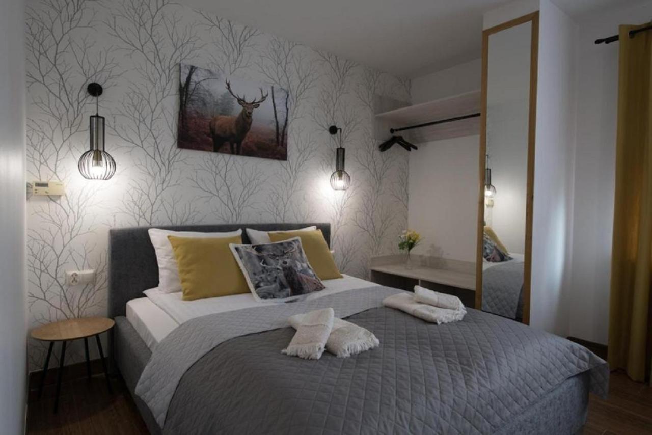 Bed and Breakfast Bialy Jelen Z Basenem I Jacuzzi Ostrowsko Exterior foto