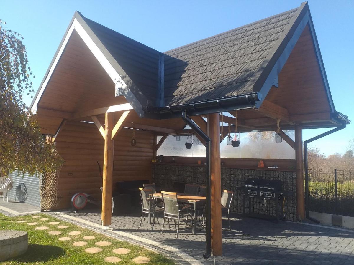 Bed and Breakfast Bialy Jelen Z Basenem I Jacuzzi Ostrowsko Exterior foto