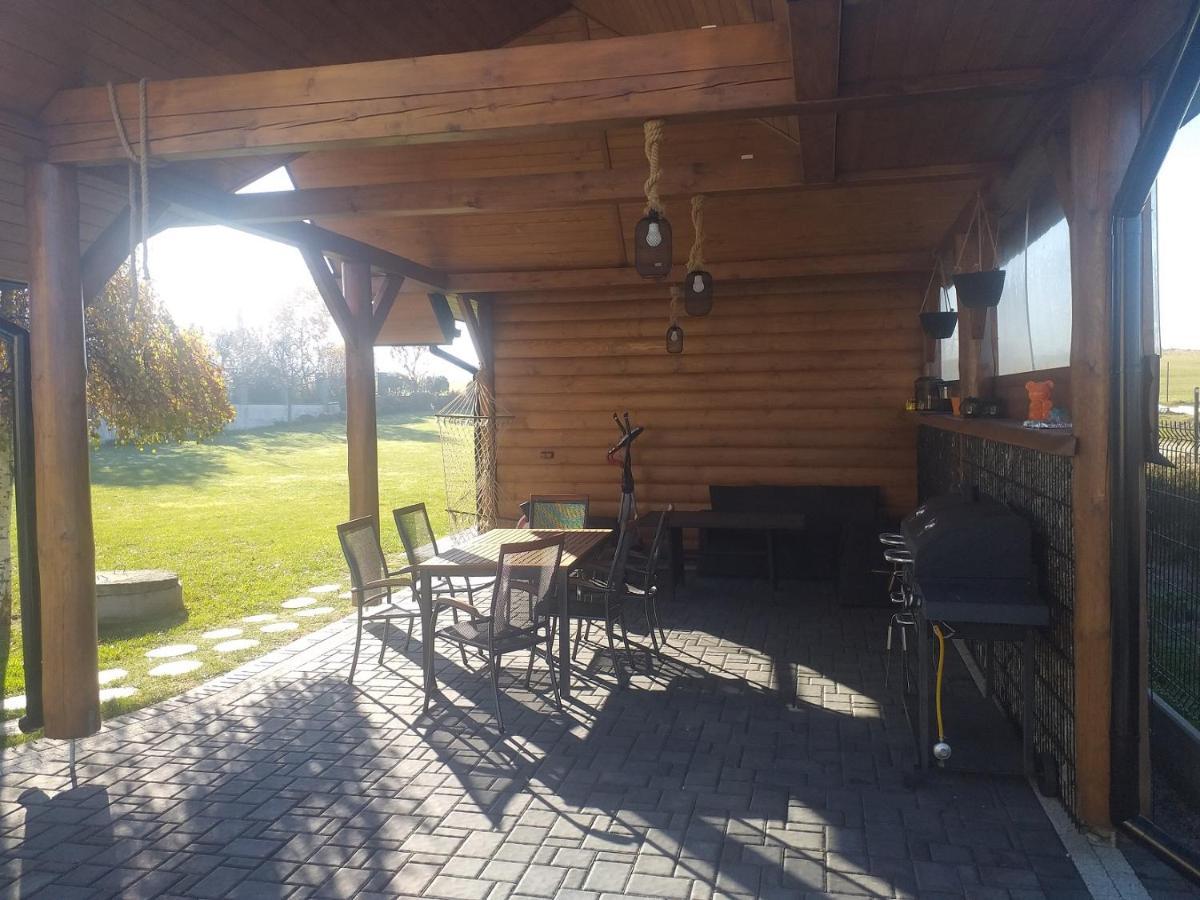 Bed and Breakfast Bialy Jelen Z Basenem I Jacuzzi Ostrowsko Exterior foto