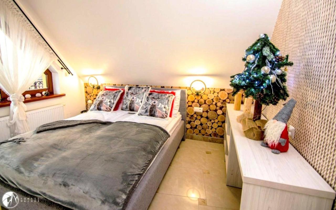 Bed and Breakfast Bialy Jelen Z Basenem I Jacuzzi Ostrowsko Exterior foto